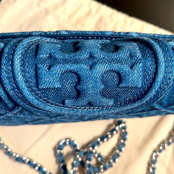 🔥💯 NWT Authentic Tory Burch Denim Wallet on Chain - Picture 4 of 10